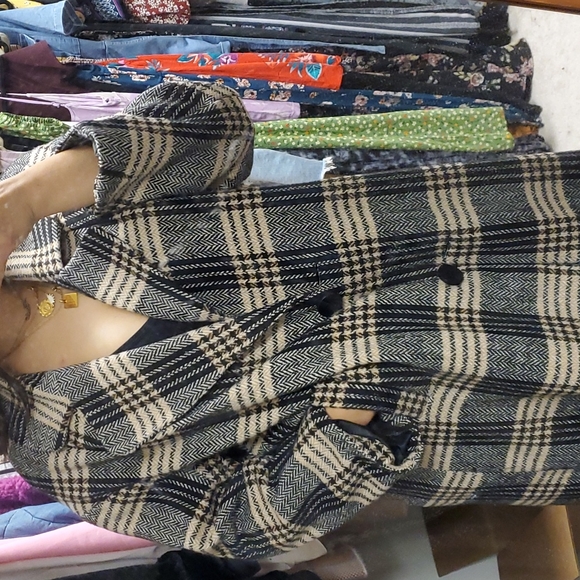 Spring Coat - Picture 4 of 4